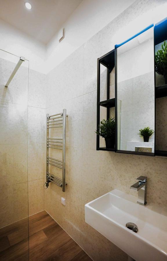 Greenlight Gallery By Newave Apartments Budapest Exteriör bild
